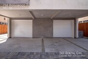 Photo - 756 N Ridgewood Pl Townhome