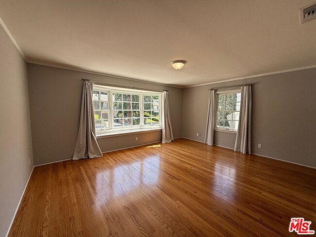 Photo - 2515 Canyon Dr House