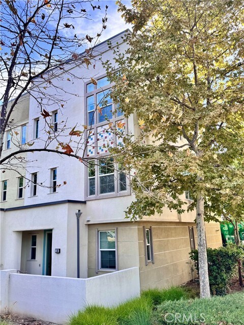 Building Photo - 136 Acamar