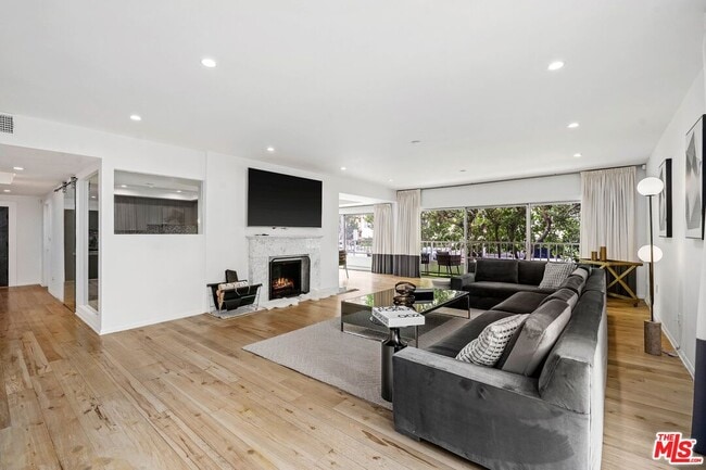 Photo - 440 N Oakhurst Dr Unit 101