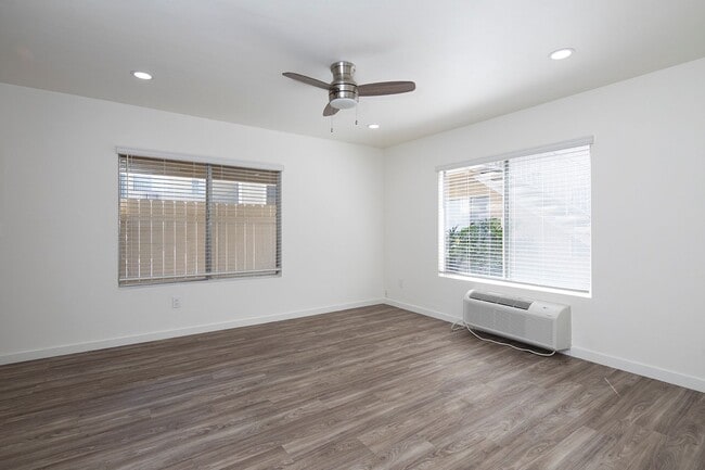Photo - Four Winds Apartments