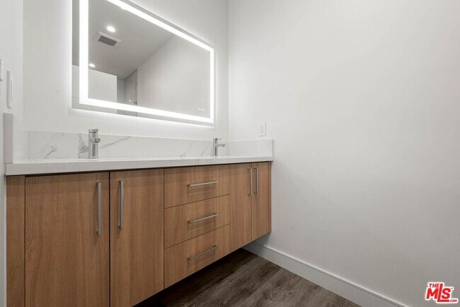 Photo - 1290 S Sherbourne Dr