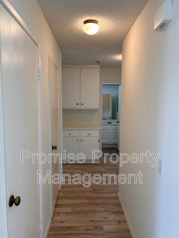 Photo - 885 Pinewood Dr