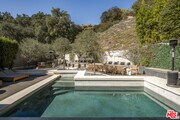 Photo - 8145 Willow Glen Rd House
