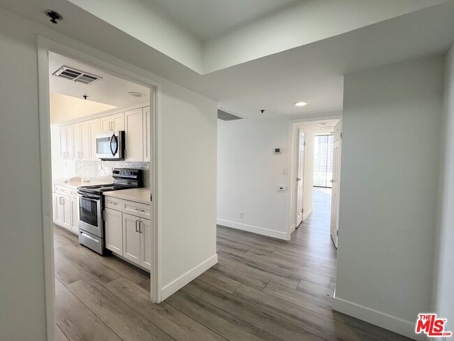 Photo - 10390 Wilshire Blvd Unit 1117