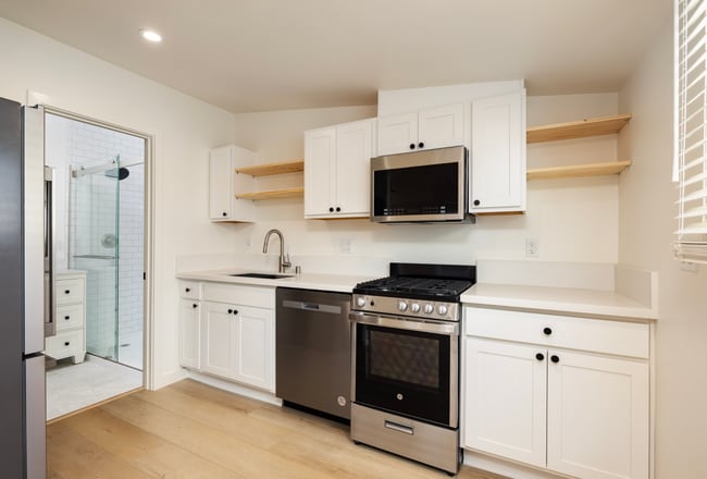 Building Photo - Studio - Downtown Santa Barbara Unit 510 Chapala St. Apt. #8