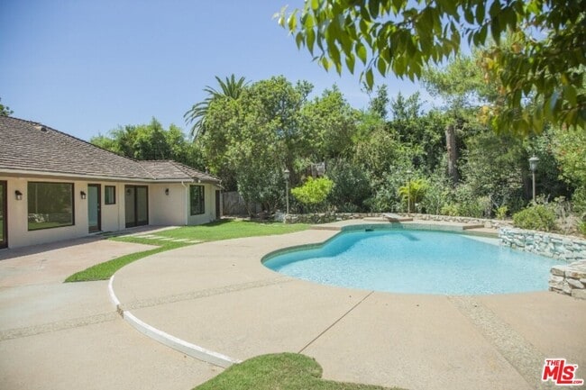 Building Photo - 17965 Seabreeze Dr Rental