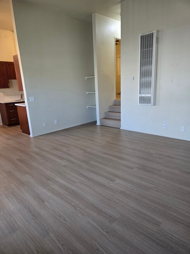 Front door view of living - 733 N Hill Pl Unit #2