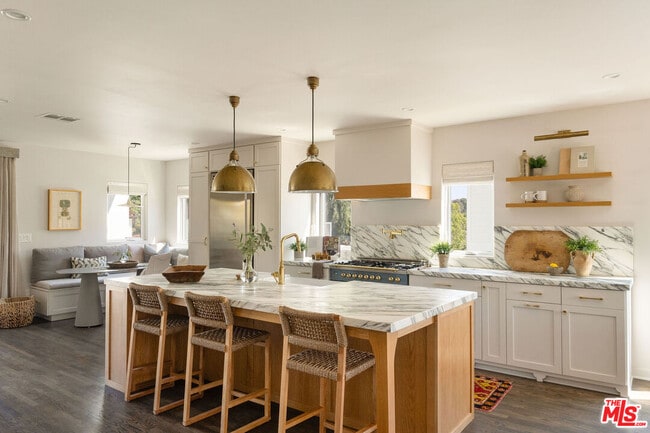 Photo - 6017 W 75th St