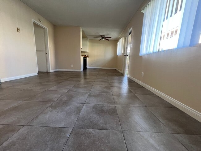 Building Photo - 2 Bedroom/ 2 Bath upstairs Unit 22