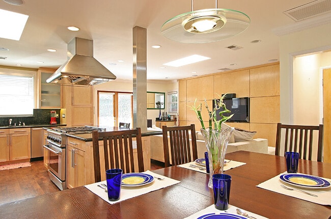 Photo - 807 Warren Ave Unit 807