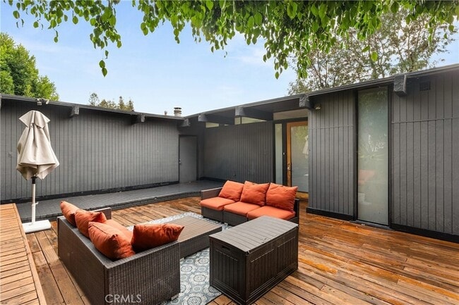 Photo - 3339 N Knoll Dr