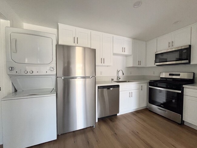 Photo - 116 N Helberta Ave