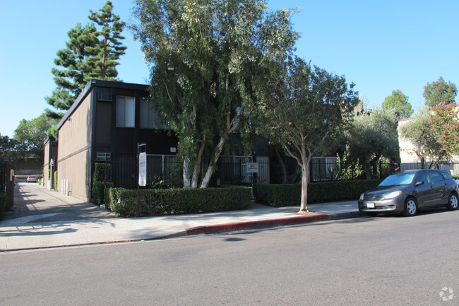 18552-18554 Collins St - 18552-18554 Collins St