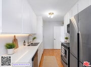 Photo - 622 S Barrington Ave Unit 304