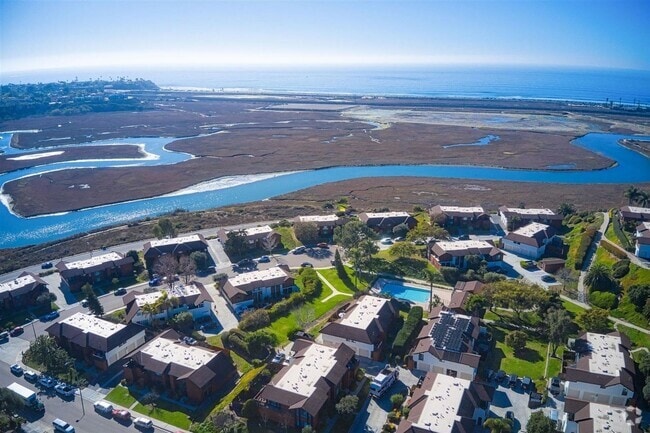 Building Photo - 2556 Ocean Cove Dr Unit - Rental