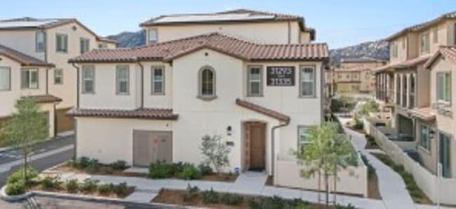 Building Photo - Beautiful Condo in Rancho Soleo Community in Temecula!
