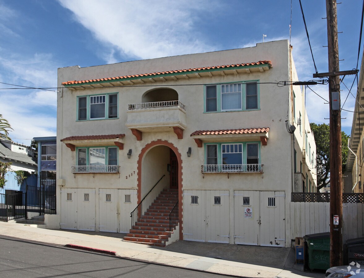 Primary Photo - 2117 Front St Apartments