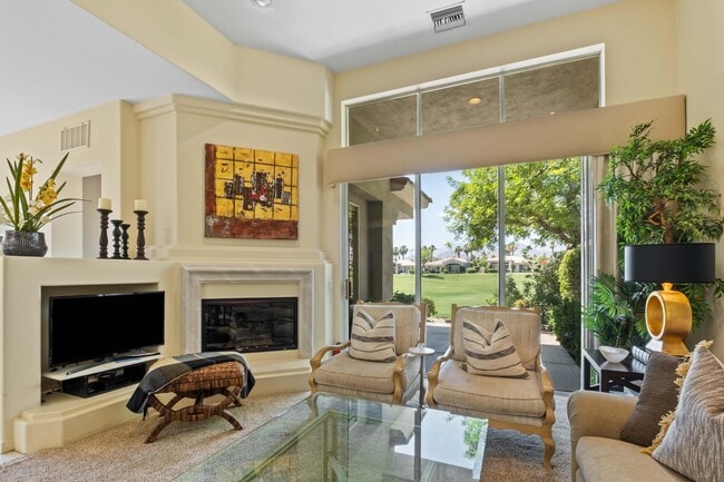 Photo - 461 Desert Holly Dr