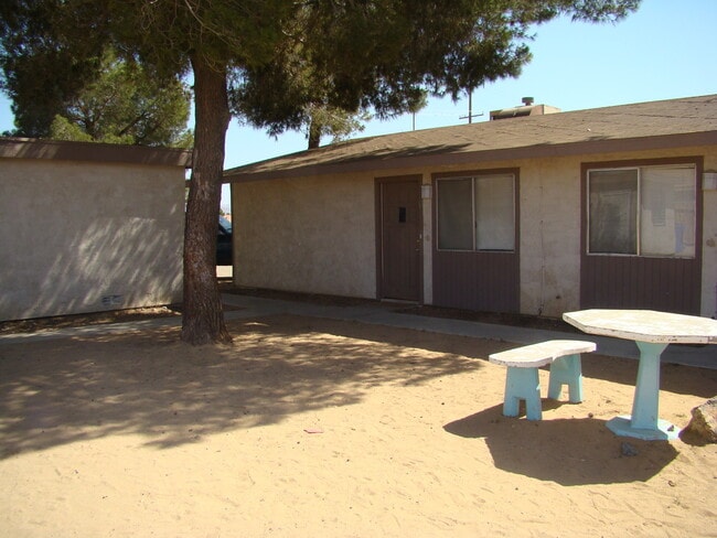 Building Photo - 21335 Bear Valley Rd Unit 4