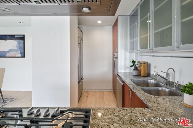 Photo - 101 California Ave Unit 907