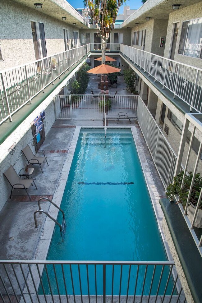 Photo - 5851 Hazeltine Ave.