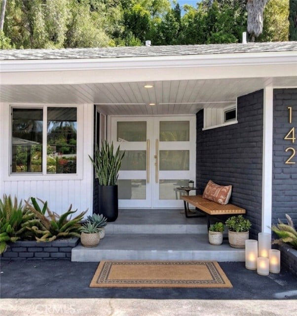 Photo - 4450 Hayvenhurst Ave