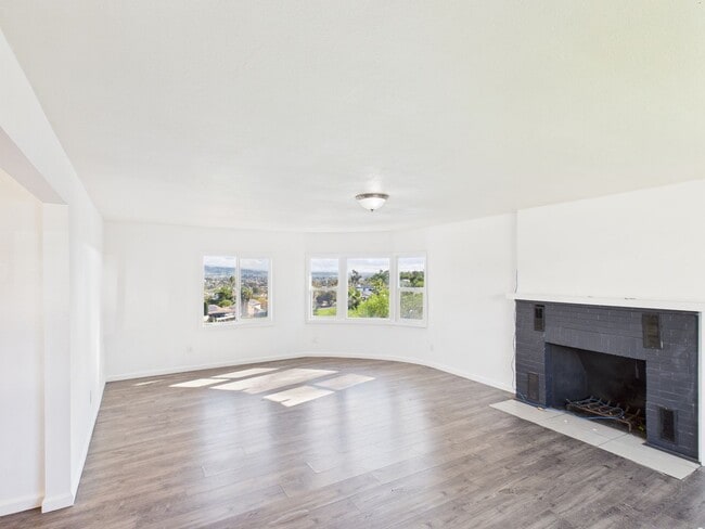 Photo - 2135 Washington St Unit A