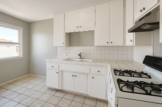 Photo - 4039 E 55th St Apartments Unit A