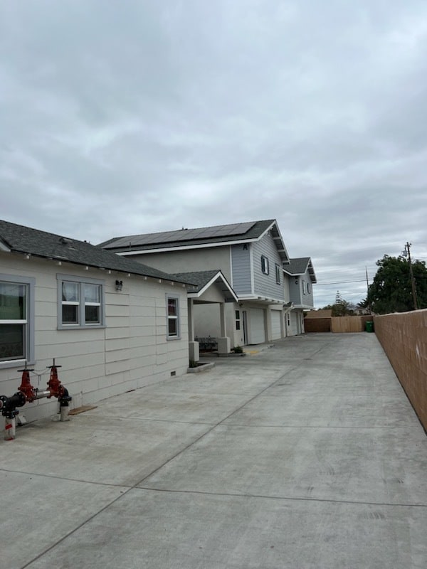 Building Photo - 471 E Newlove Dr Unit number will be provided verbally