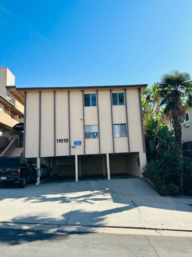 Building Photo - 11618 Gorham Ave