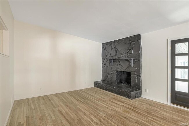 Photo - 18500 Celtic St