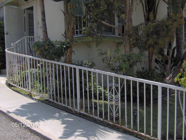 Photo - 1222 S Dunsmuir Ave Unit 1222