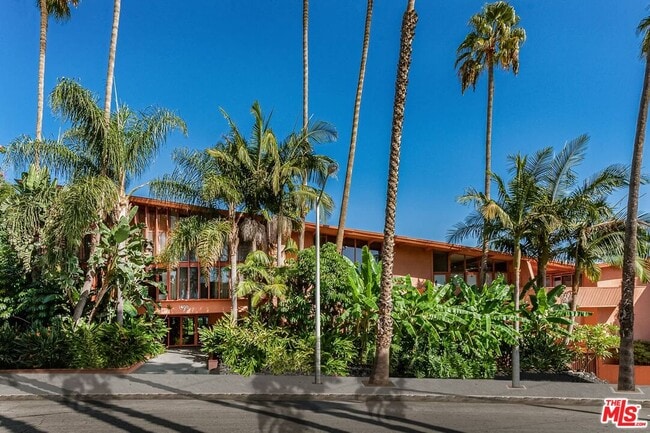 Photo - 1400 Hayworth Ave Unit 7