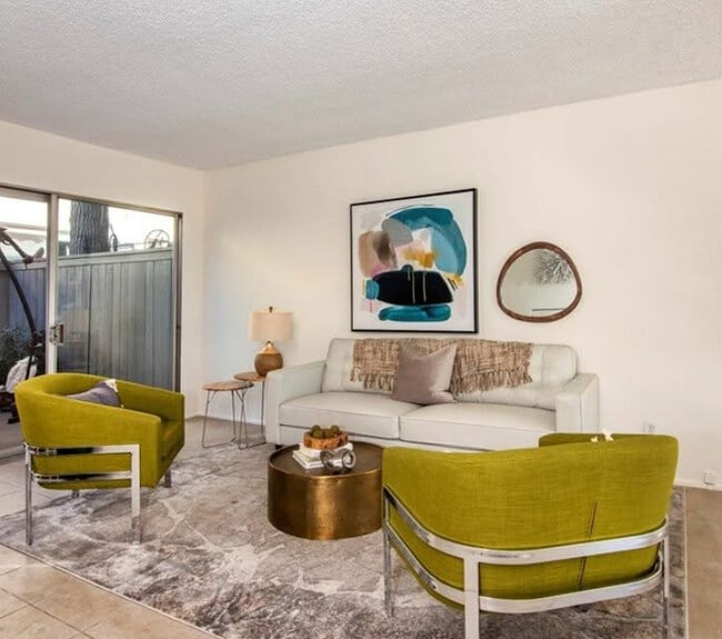 Building Photo - 708 W Sierra Madre Blvd Unit 35