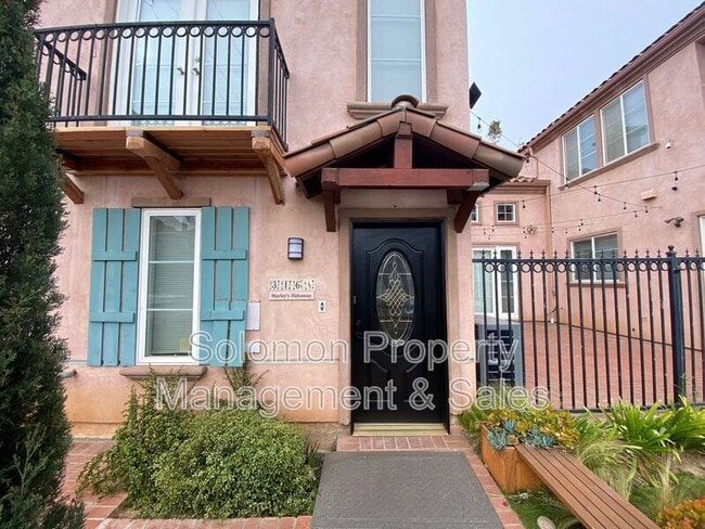 Building Photo - 316 1/2 Surfrider Way