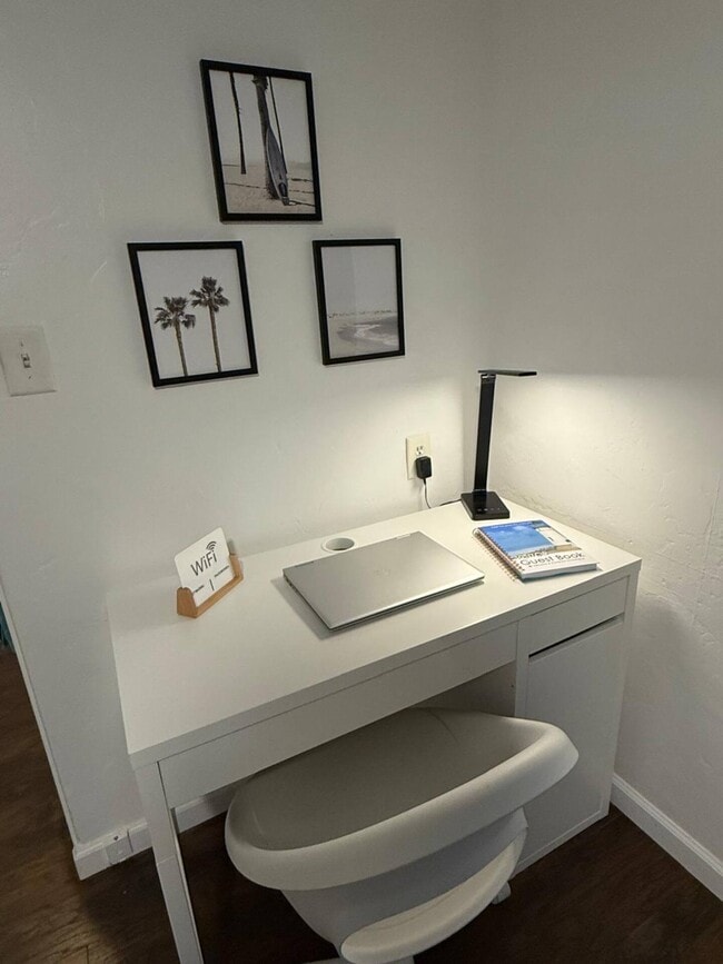 Workstation - 312 Rosecrans St Unit 312