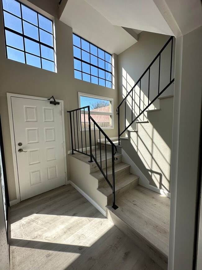 Photo - 455 E St.