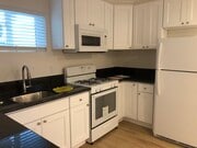 Kitchen - 15118 Weddington St