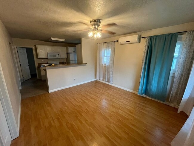 Photo - Charming 3-Bedroom Home in the Heart of Sa...