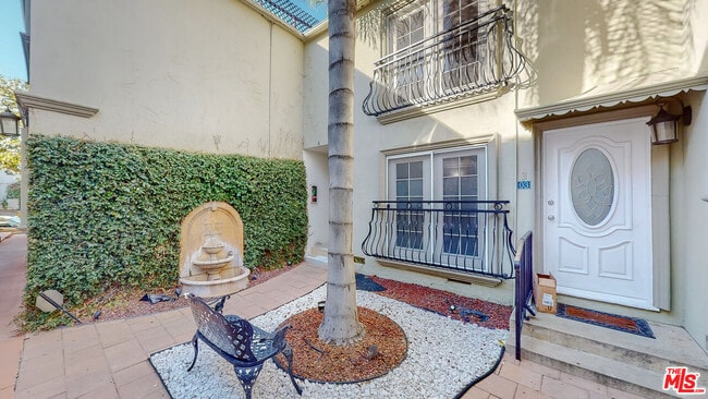 Photo - 432 S Doheny Dr Unit 6