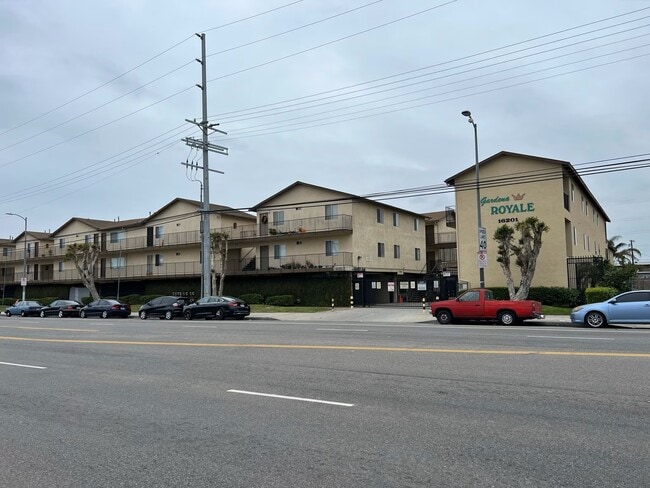 Building Photo - Gardena Royale