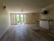 Full kitchen and new AC - 1237 N Commonwealth Ave Unit 1