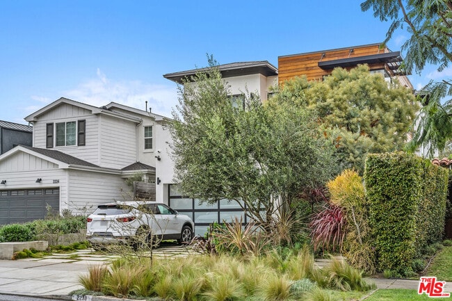 Photo - 2230 Malcolm Ave