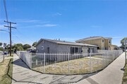 Photo - 1401 E 118th St Townhome