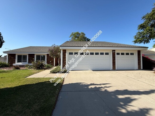 Photo - 1120 Village Dr