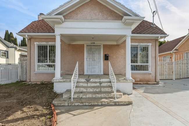 Building Photo - 1174 N Alexandria Ave