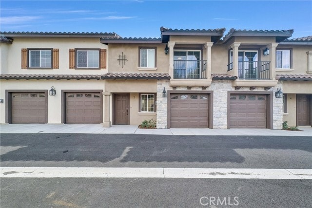 Photo - 16385 Valencia Ave