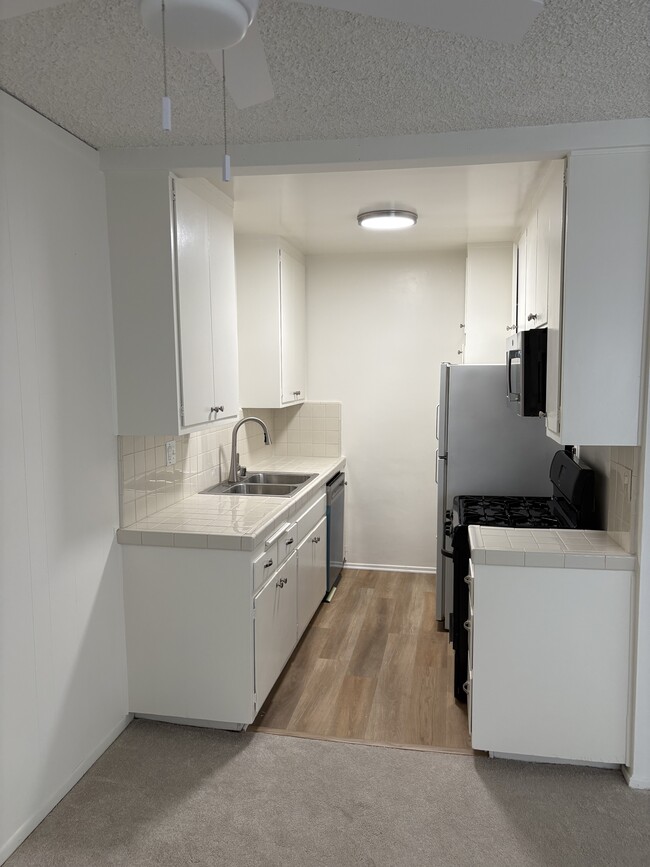 Kitchen - 11168 Camarillo St Unit #8