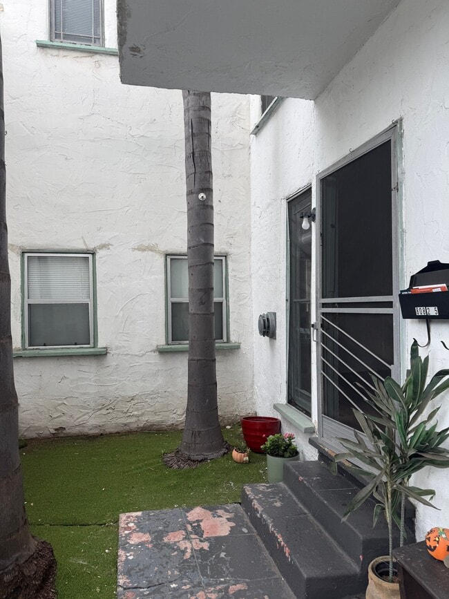 Photo - 808 2/5-805 N Poinsettia Pl